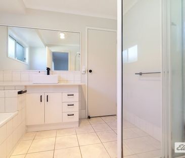 Charming home in West Wodonga - Photo 4