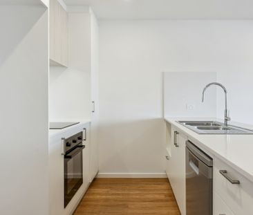 Stylish And Contemporary Design - Photo 2