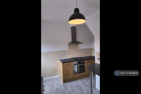 2 bedroom terraced house to rent - Photo 4