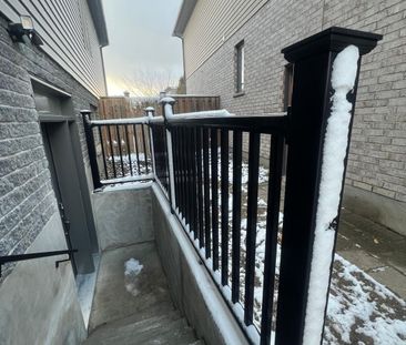 For Lease - 3462 Mclauchlan Crescent Unit# Lower, London South, Ont... - Photo 4