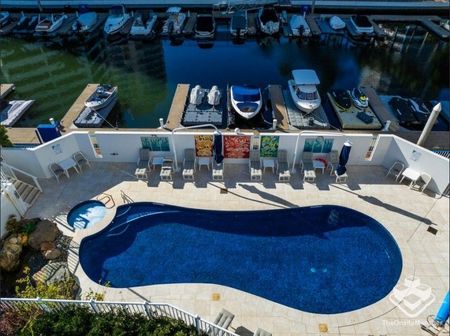 STUNNING BROADWATER VIEWS - Photo 4