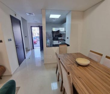 Luxury furnished | Vacant | Landscaped - Photo 4