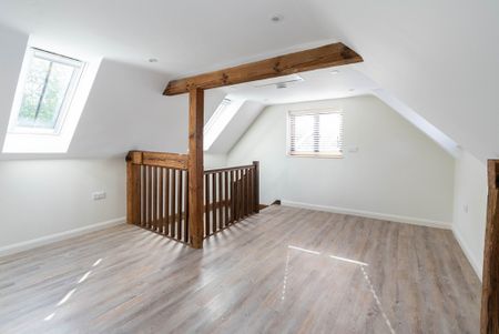 Horsham Road North Holmwood, Dorking - 1 bedroomProperty for lettings - Seymours - Photo 3