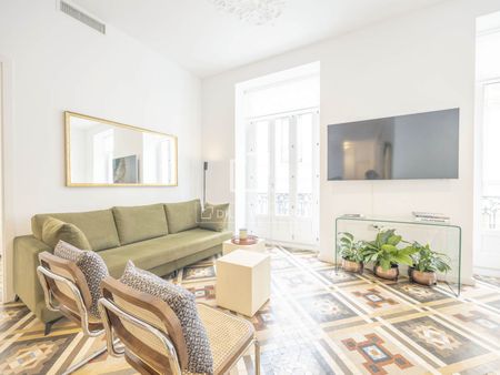 Excellent 3 Bedroom apartment for rent in La Seu, Valencia - Photo 3