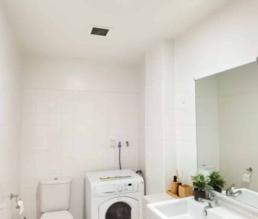 Sunny and Handsome! - Photo 4