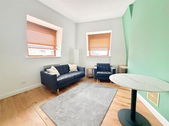 1 bedroom in a house share to rent - Photo 1