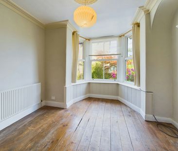 Terraced House to rent on - Photo 2