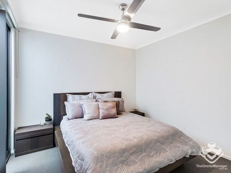 Available Now*James St Precinct*Spacious - Photo 4