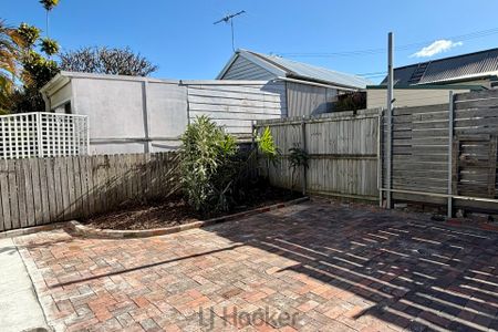 Charming Recently Renovated House in the Heart of Carrington - Photo 4