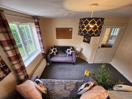 4 bedroom terraced house to rent - Photo 1