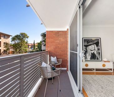 Renovated Apartment With Balcony and Parking - Photo 1