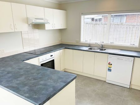 19 San Bernadino Dr, Henderson - Photo 2