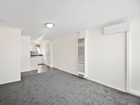 MODERN & LOW-MAINTENANCE LIVING IN THE HEART OF DANDENONG - Photo 5