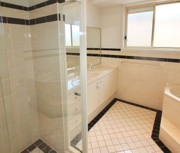 Spectacular Family Home! - Photo 4