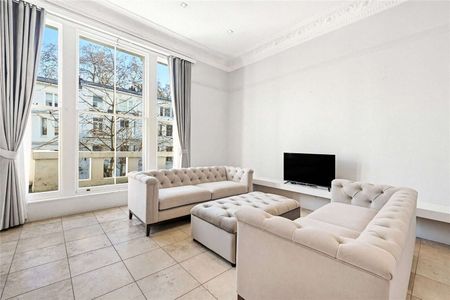 A wonderful short let one bedroom apartment situated on the first floor with high ceilings. - Photo 4