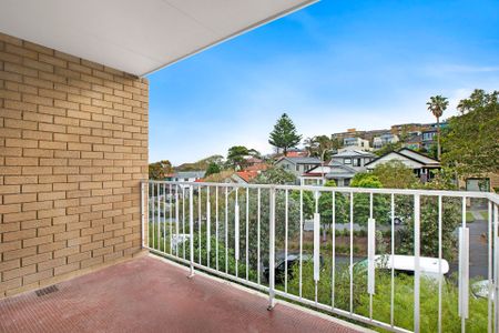 Top Floor Apartment in North Bondi - Photo 2