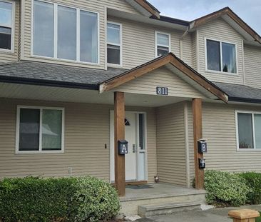 4bed + den 2bath Main Floor; Downtown – Now - Photo 1