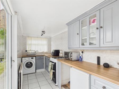 2 bedroom terraced house to rent - Photo 5