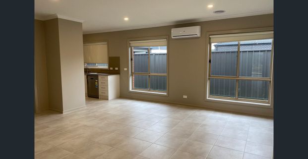 Modern Family Home in the Heart of Cobblebank - Photo 1