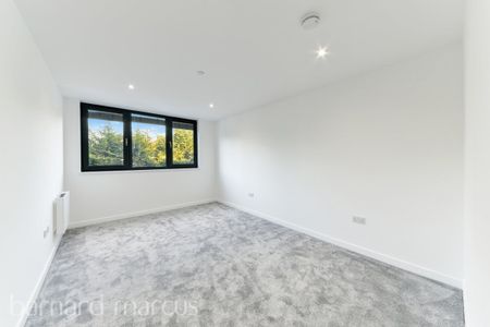 High Road, Whetstone - Photo 3