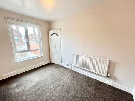 Eastbourne Gate, Taunton, Somerset - Photo 3