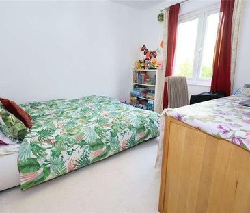 Baynton Road, Woking, Surrey, Surre, GU22 - Photo 4