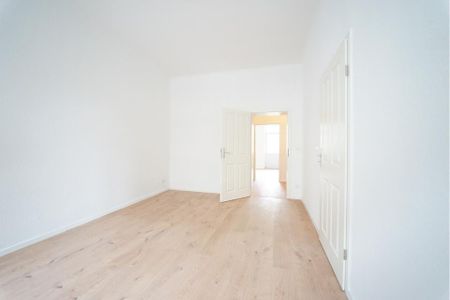 * frisch renoviert * 2-Raum Wohnung mit Balkon in guter Lage * - Photo 3