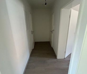 Bezugsfertige 3-Zimmer-Wohnung inkl. NEUER Einbauküche und einem sc... - Foto 1