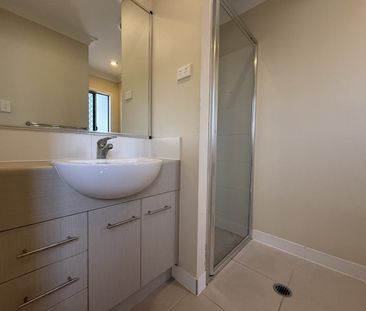 MODERN 3 BEDROOM HOME IN BURDELL - Photo 6