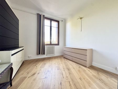 NIMES / QUAI FONTAINE T3 MEUBLE avec 2 BALCONS - Photo 4