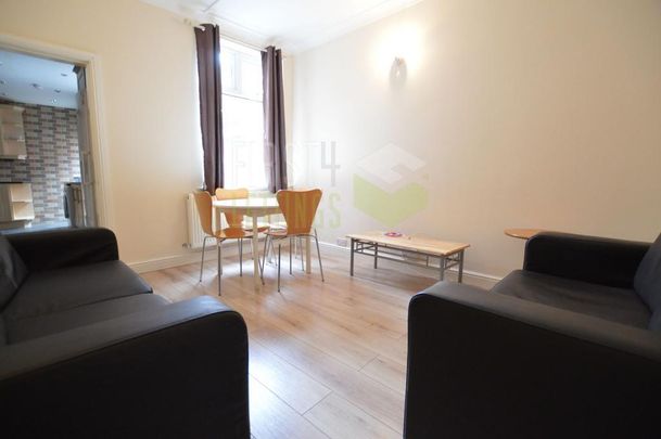 4 bedroom terraced house to rent - Photo 1