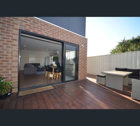 3/35 Sternberg Street, Kennington, Vic 3550 - Photo 2
