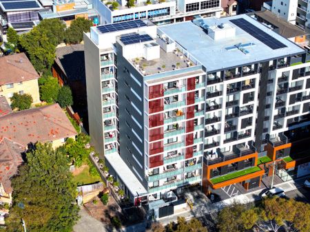 Luxury Apartment in Prime Location - Photo 5