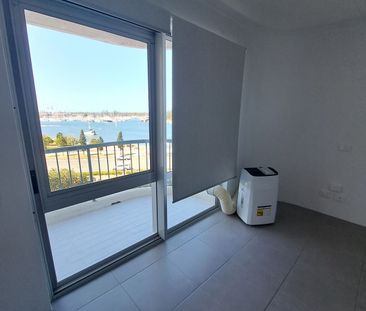 Modern studio apartment on the Southport Broadwater! - Photo 4