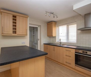 3 bedroom semi-detached house to rent - Photo 4