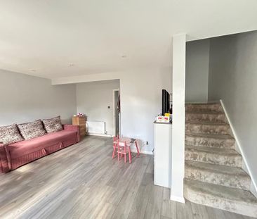 3 bedroom semi-detached house to rent - Photo 3