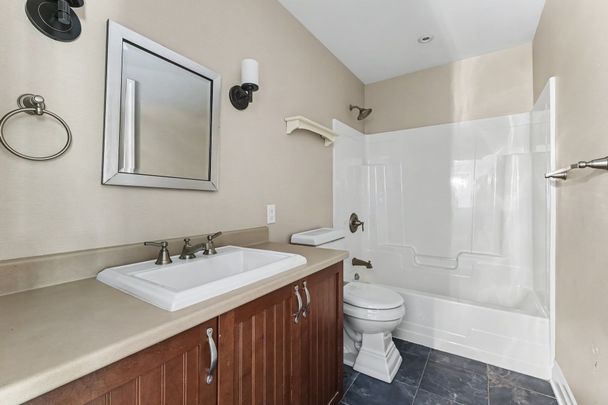 For Lease - 406 Heathrow Private, Stittsville - Munster - Richmond, Ontario - Photo 1