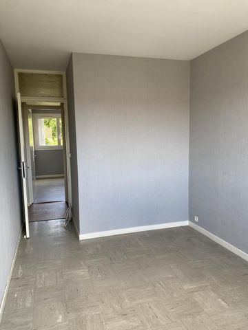 Location Appartement 3 pièces 70 m² Issoudun - Photo 2