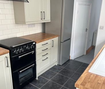 2 bedroom terraced house to rent - Photo 5