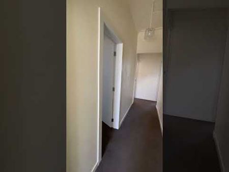 3 Bedroom with private backyard - Photo 2