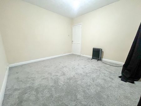 1 Bedroom Flat To Let - HP12 - Photo 2