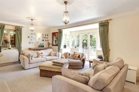 Wadhurst - Photo 2