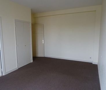Location Appartement 3 pièce(s) de 70.13 m2 - Photo 2