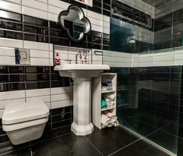 Family home in Hillpark - Photo 1