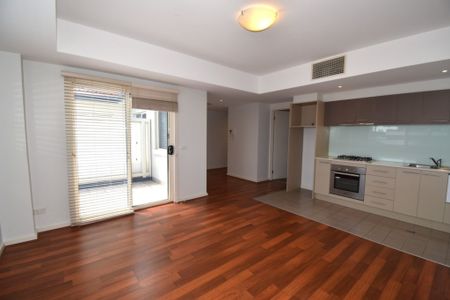 You Can Have It All in the Heart of Bentleigh - Photo 2