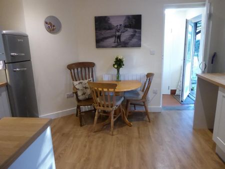 2 bedroom semi-detached house to rent - Photo 3