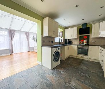 3 bedroom end of terrace house to rent - Photo 6