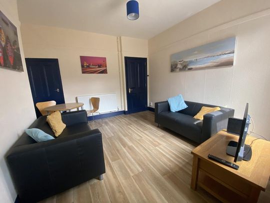 3 bedroom terraced house to rent - Photo 1