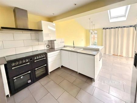 3 bedroom semi-detached house to rent - Photo 4
