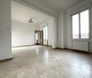 Location Appartement 3 pièces 74m² AVIGNON 84000 - Photo 1